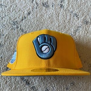 Brand New Milwaukee Brewers, New Era 59Fifty fitted, size 7 5/8.